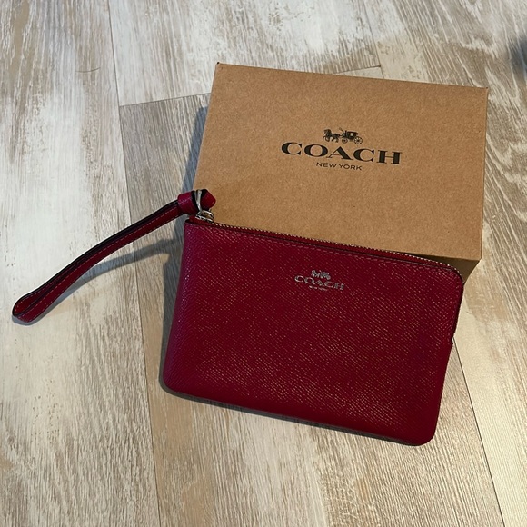 Coach Handbags - Coach wristlet